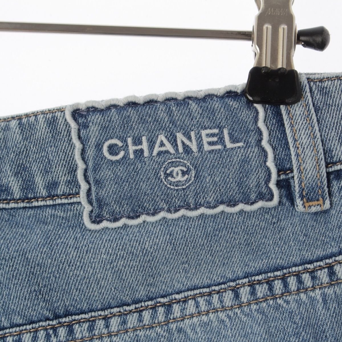 BLUE DENIM JEANS - NV ESSENTIALS
