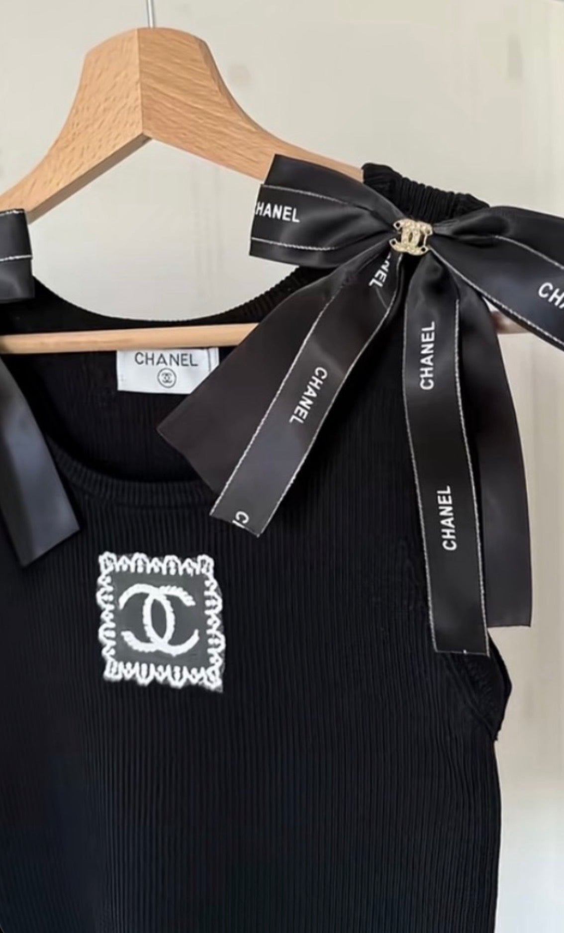 BOWS TOP - NV ESSENTIALS
