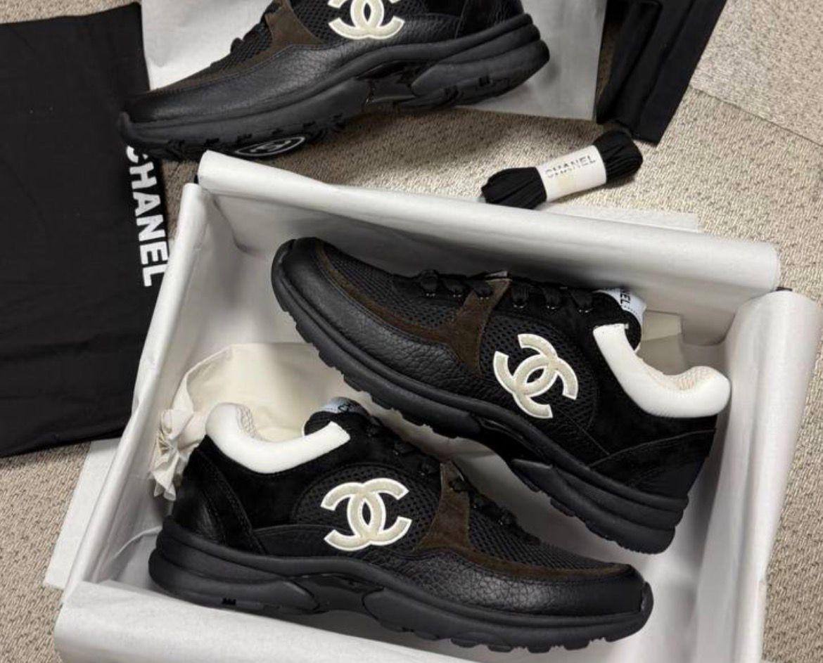 Chanel CC Runners Black & White - NV ESSENTIALS