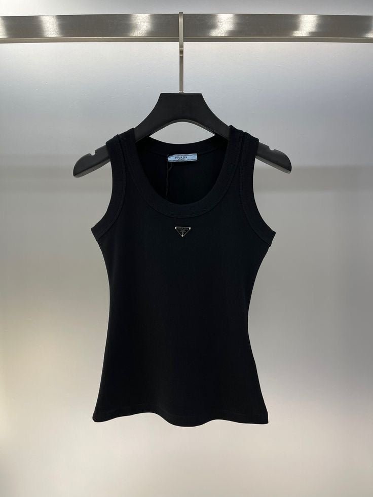 CLASSY TRIANGLE TOP - NV ESSENTIALS