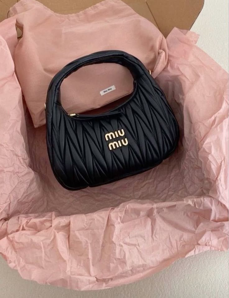MIUE BAG BLACK - NV ESSENTIALS