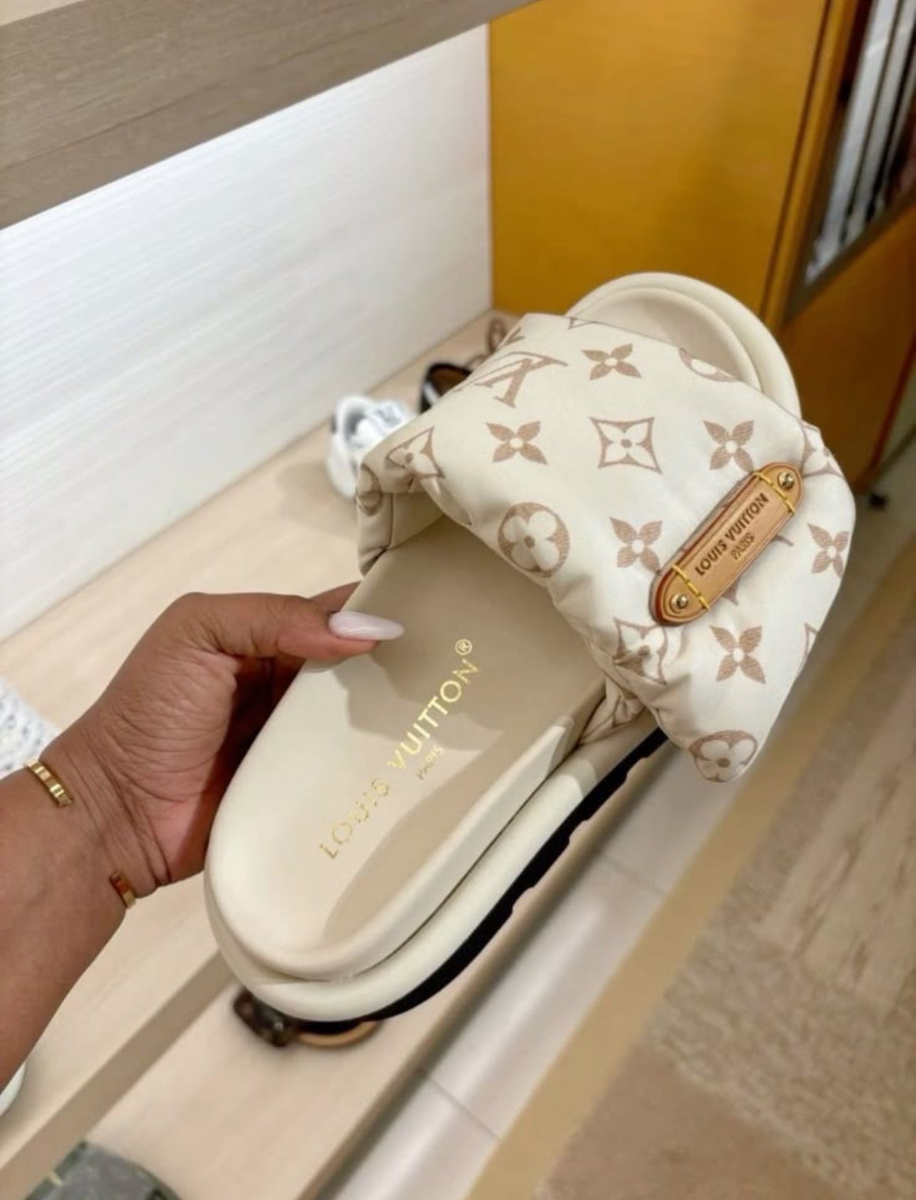 PILLOW MULES WHITE - NV ESSENTIALS