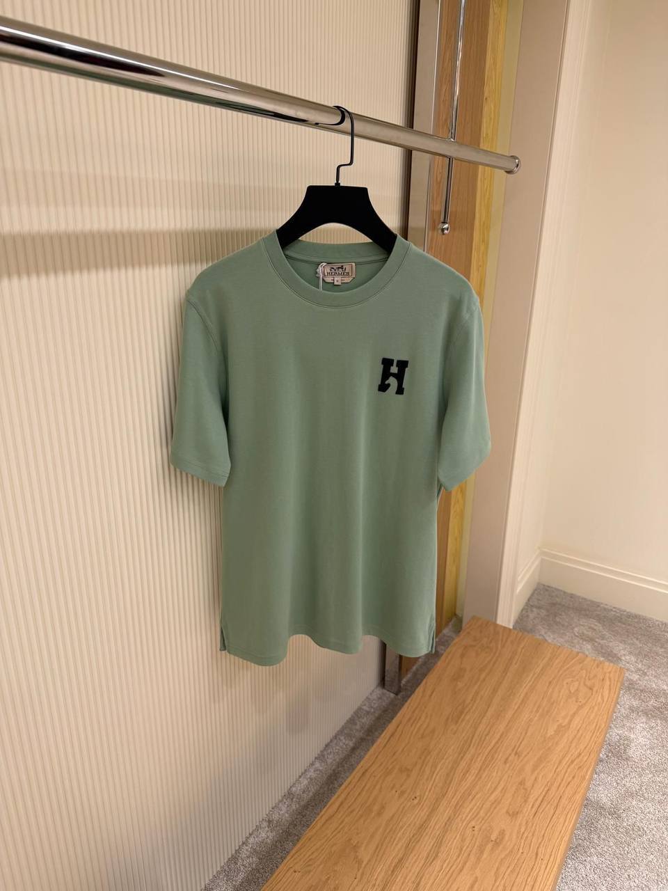 T-Shirt Premium Logo H Brodé – Collection Essentielle - NV ESSENTIALS