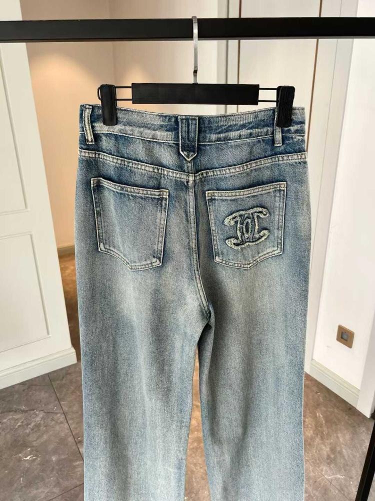 big logo jeans - NV ESSENTIALS