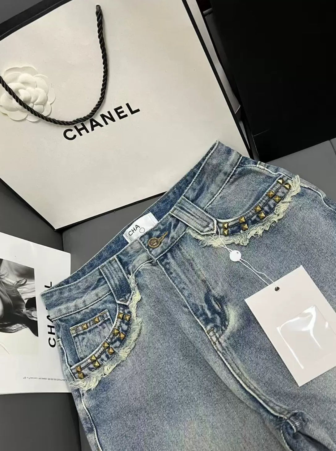 big logo jeans - NV ESSENTIALS