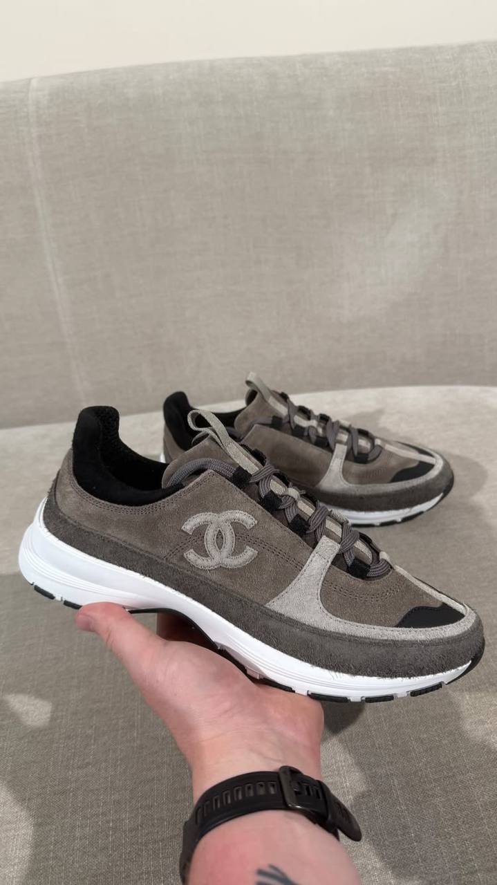Chanel CC Runners Beige/Black - NV ESSENTIALS