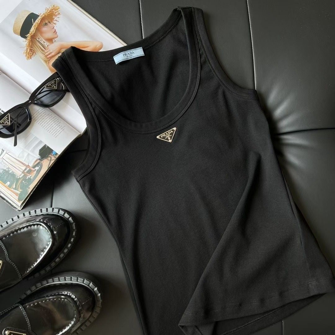 CLASSY TRIANGLE TOP - NV ESSENTIALS