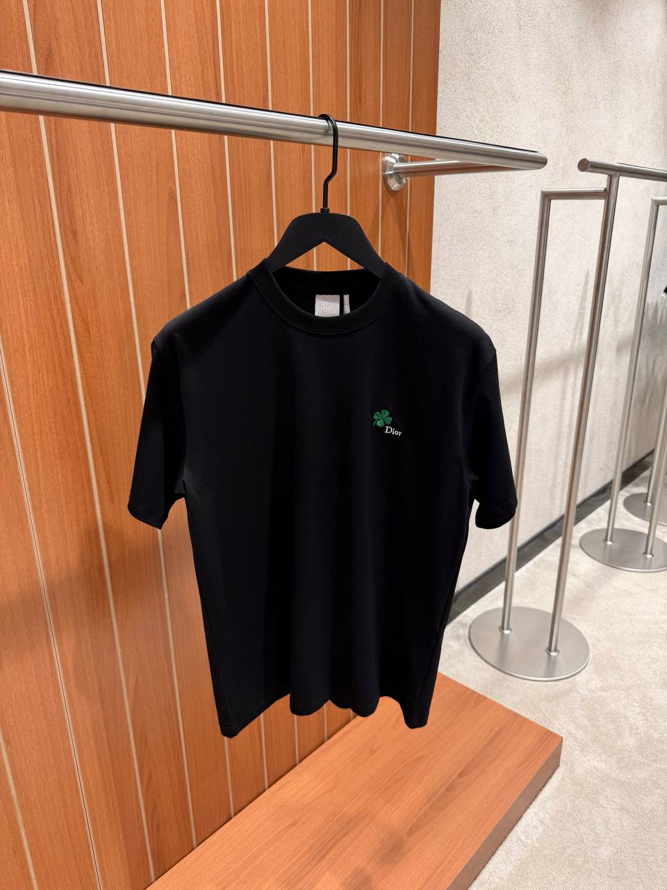 Dior - T-Shirt Blanc Trèfle Brodé - NV ESSENTIALS