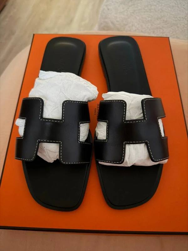 Hermès Oran Black - NV ESSENTIALS