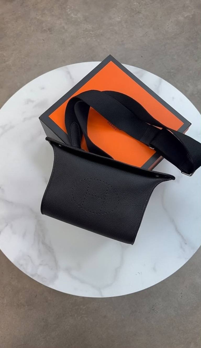 Hermés Satchel Black - NV ESSENTIALS
