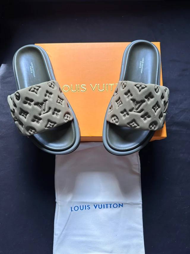 Louis Vuitton Pillows Beige/Monogram - NV ESSENTIALS