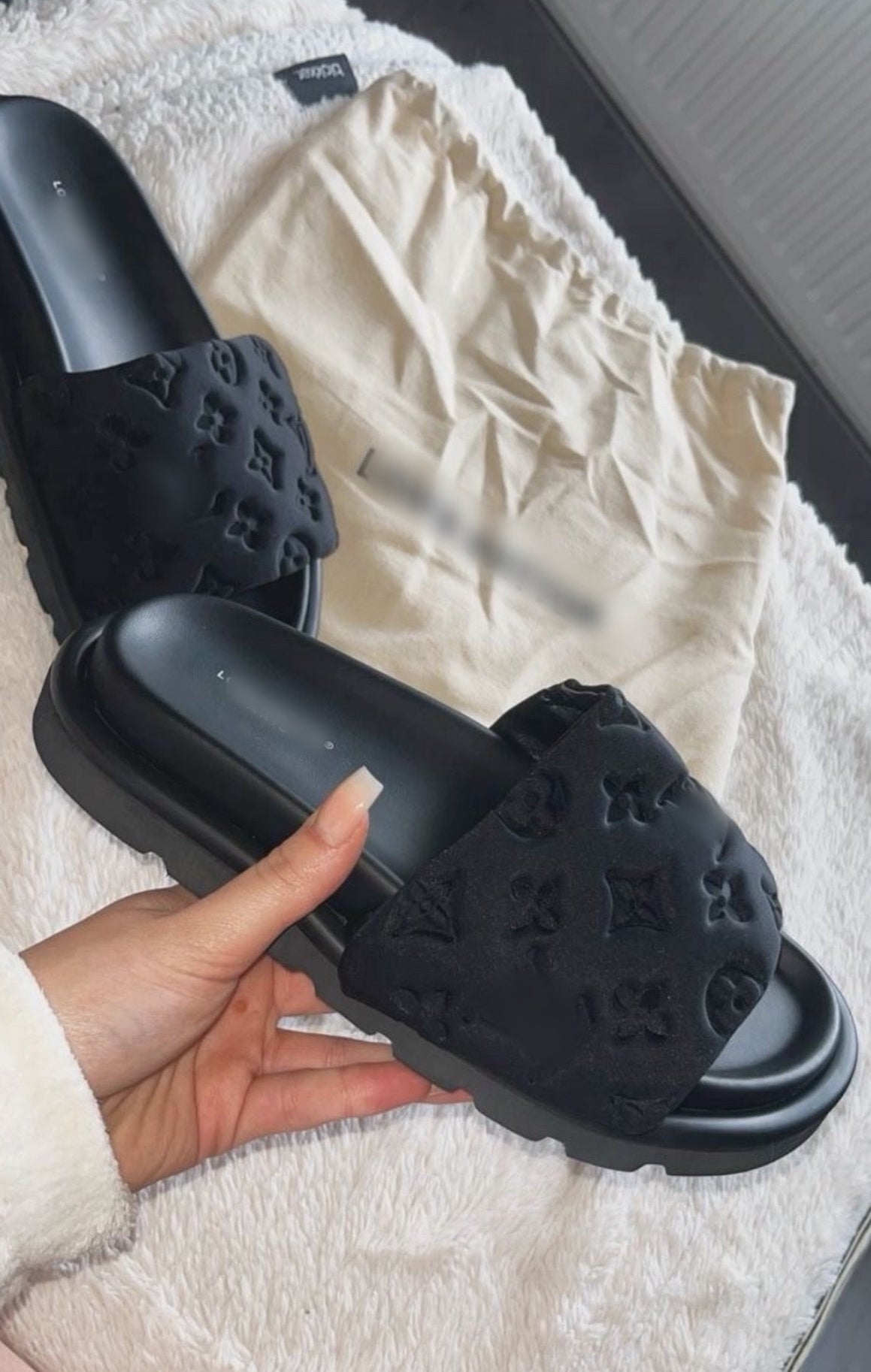 PILLOW MULES BLACK - NV ESSENTIALS