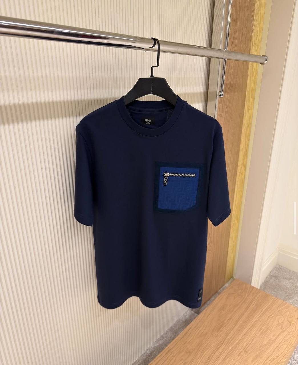 T-Shirt Fendi Noir Poche FF Zippée - NV ESSENTIALS