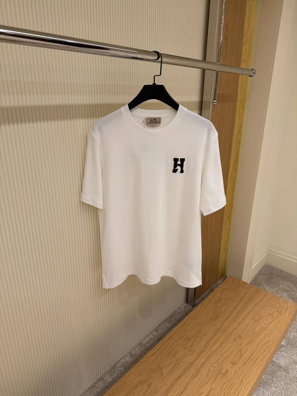 T-Shirt Premium Logo H Brodé – Collection Essentielle - NV ESSENTIALS