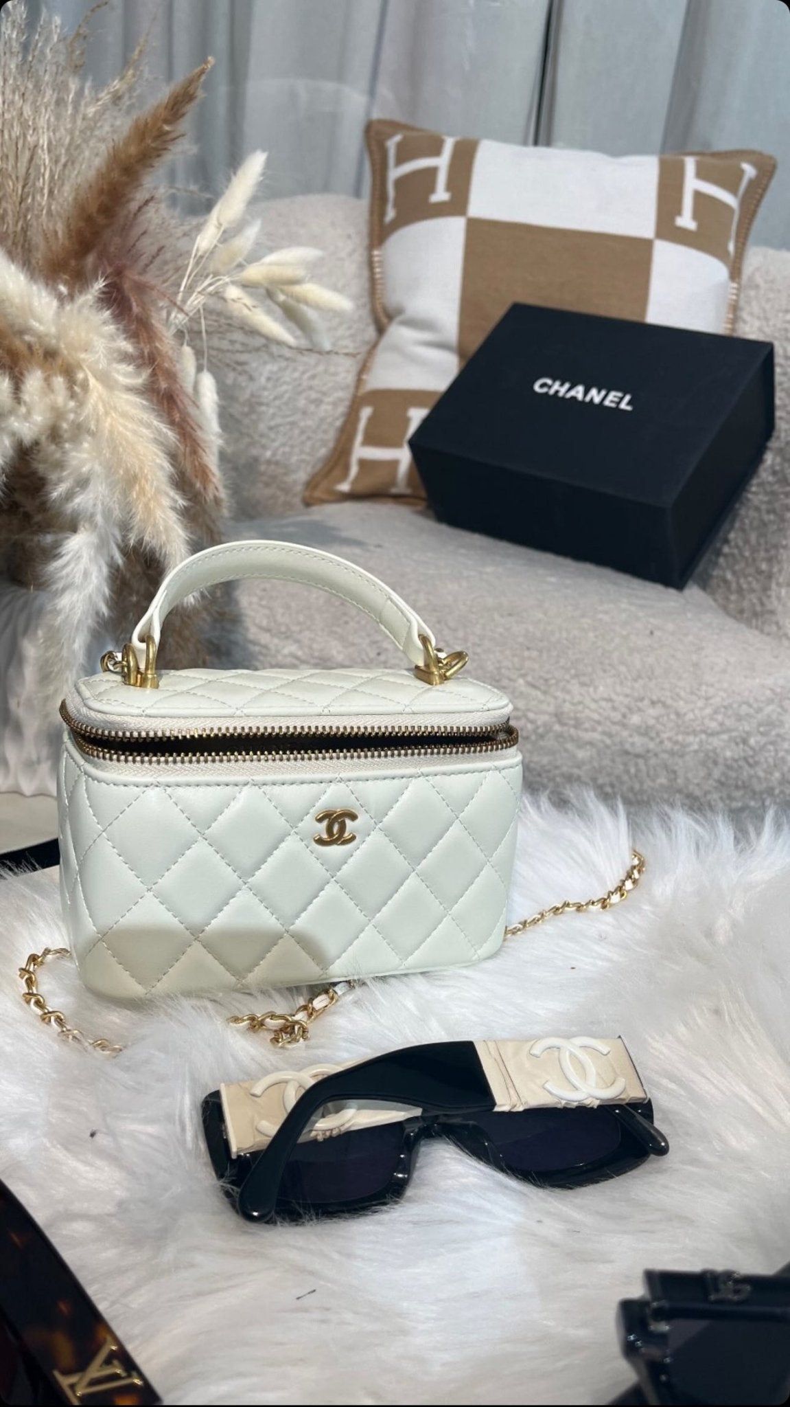 top handle vanity white bag - NV ESSENTIALS