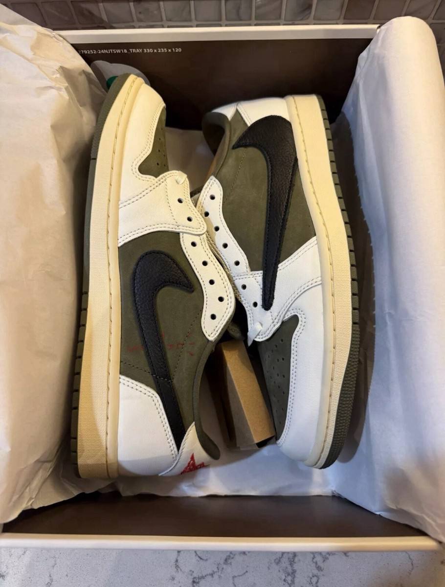 Travis Scott olive medium - NV ESSENTIALS